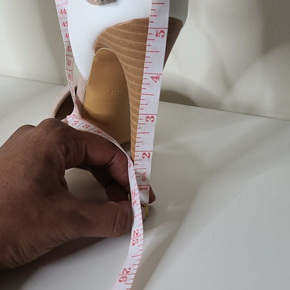 Two Tone Heels - Picture 4 of 4